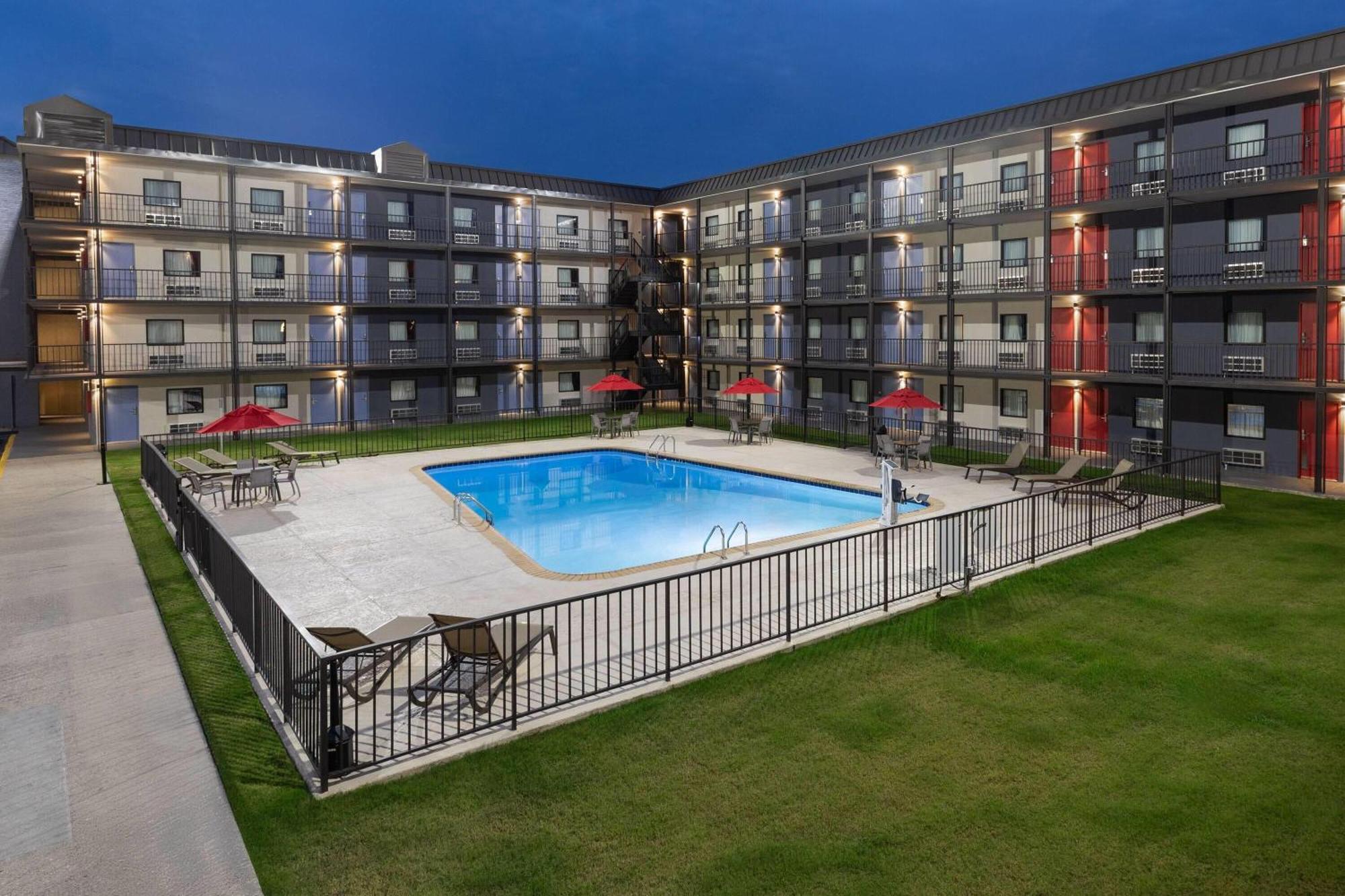 Days Inn By Wyndham Kenner/New Orleans Airport South Екстер'єр фото